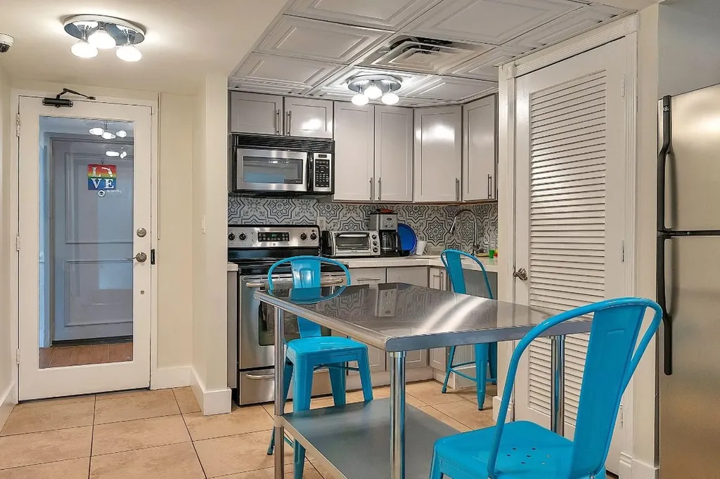 2900 NE 30th Street Fort Lauderdale FL 33306
