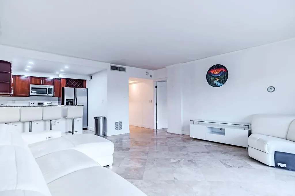 2900 NE 30th Street Fort Lauderdale FL 33306