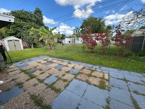 1530 SW 68th Avenue North Lauderdale FL 33068