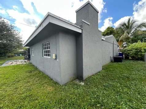 1530 SW 68th Avenue North Lauderdale FL 33068