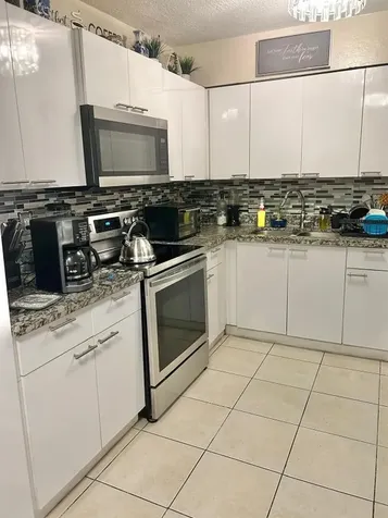 1530 SW 68th Avenue North Lauderdale FL 33068