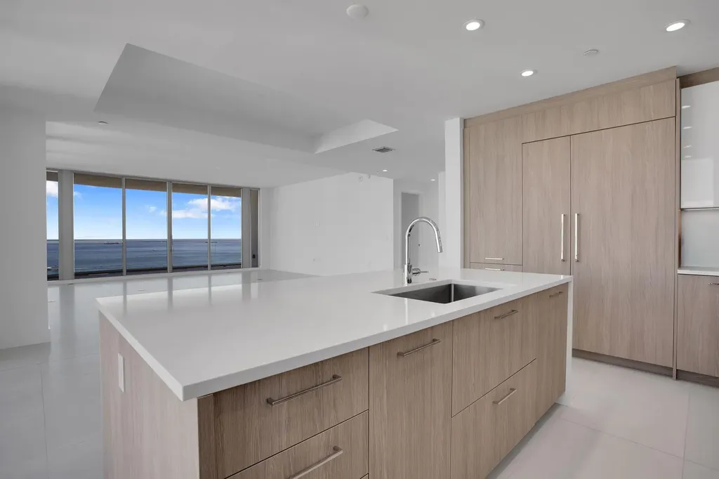 151 N Seabreeze Blv Fort Lauderdale FL 33304