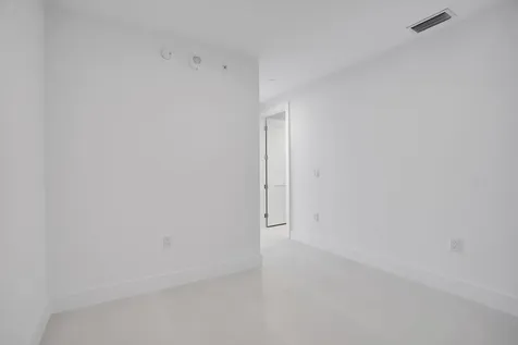 151 N Seabreeze Blv Fort Lauderdale FL 33304