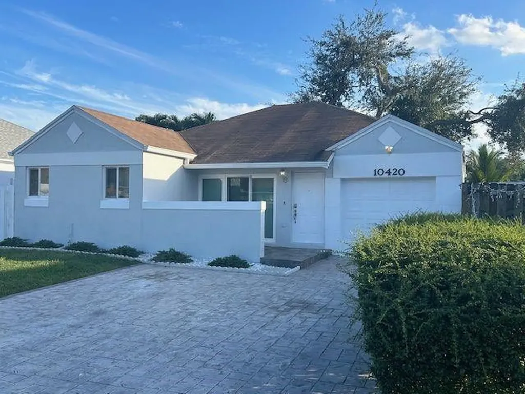 10420 SW 207th Street Cutler Bay FL 33189