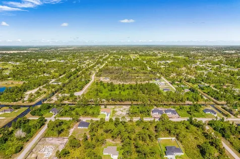 842 Genoa Avenue Lehigh Acres FL 33974