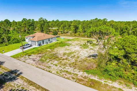 842 Genoa Avenue Lehigh Acres FL 33974