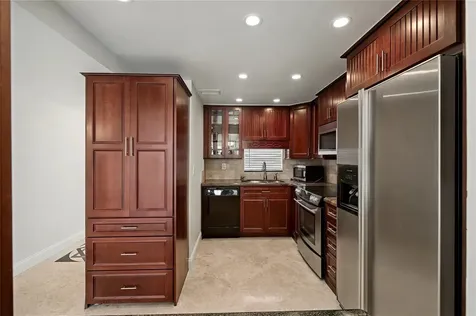 9320 S Hollybrook Lake Drive Pembroke Pines FL 33025