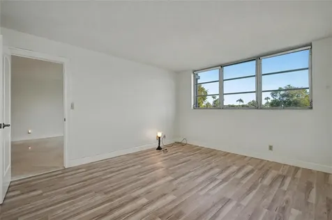 9320 S Hollybrook Lake Drive Pembroke Pines FL 33025