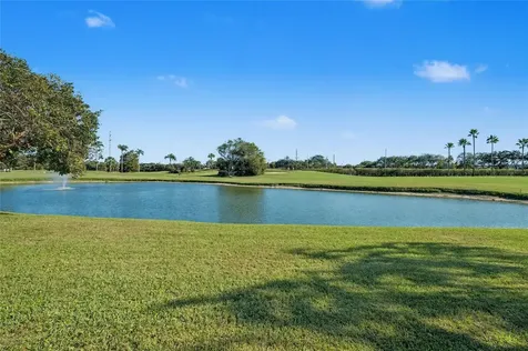 9320 S Hollybrook Lake Drive Pembroke Pines FL 33025