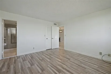 9320 S Hollybrook Lake Drive Pembroke Pines FL 33025