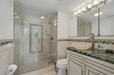 9320 S Hollybrook Lake Drive Pembroke Pines FL 33025