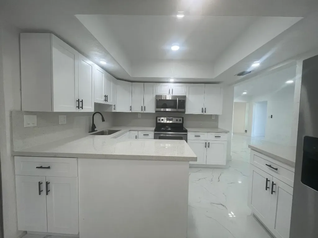 3290 NW 39th Street Lauderdale Lakes FL 33309