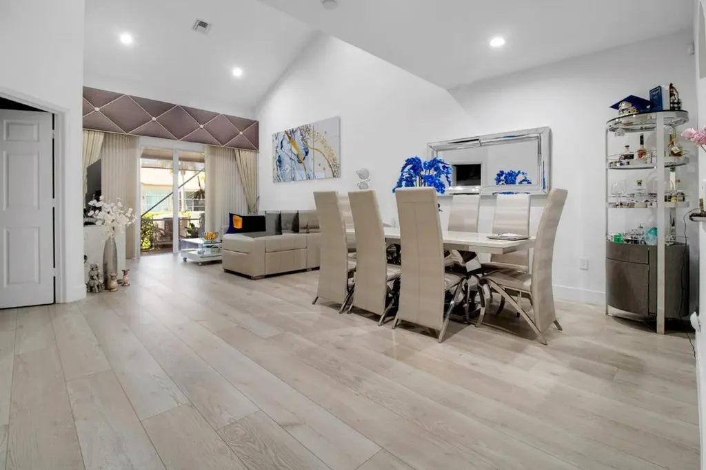 5095 Madison Lakes Circle Davie FL 33328