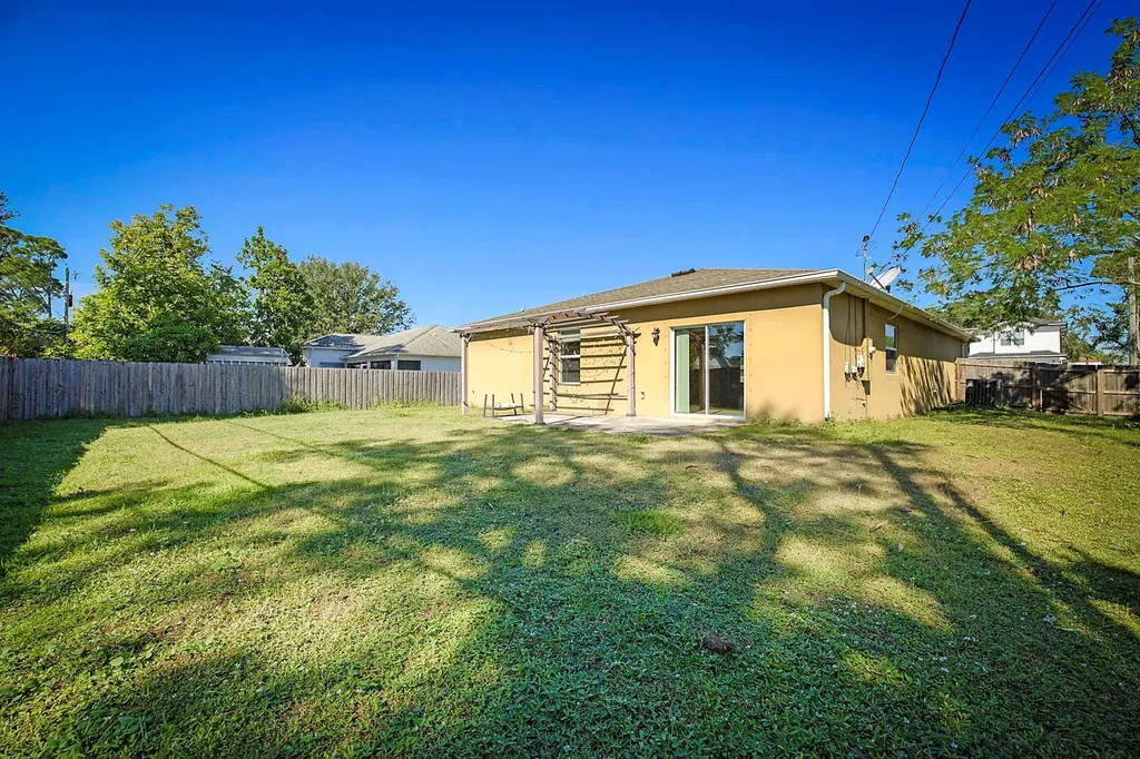 1174 SW Goodman Avenue Port St Lucie FL 34953