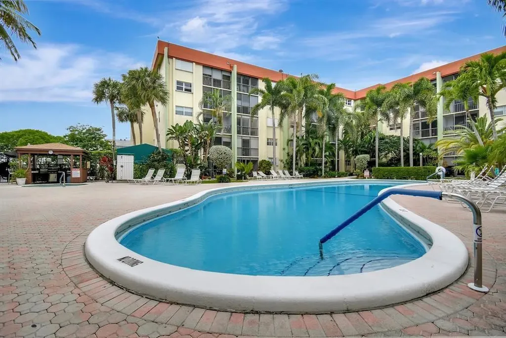 5300 NE 24 Terrace Fort Lauderdale FL 33308