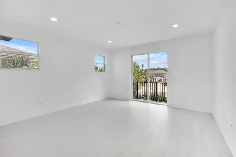 6947 Pines Circle Coconut Creek FL 33073