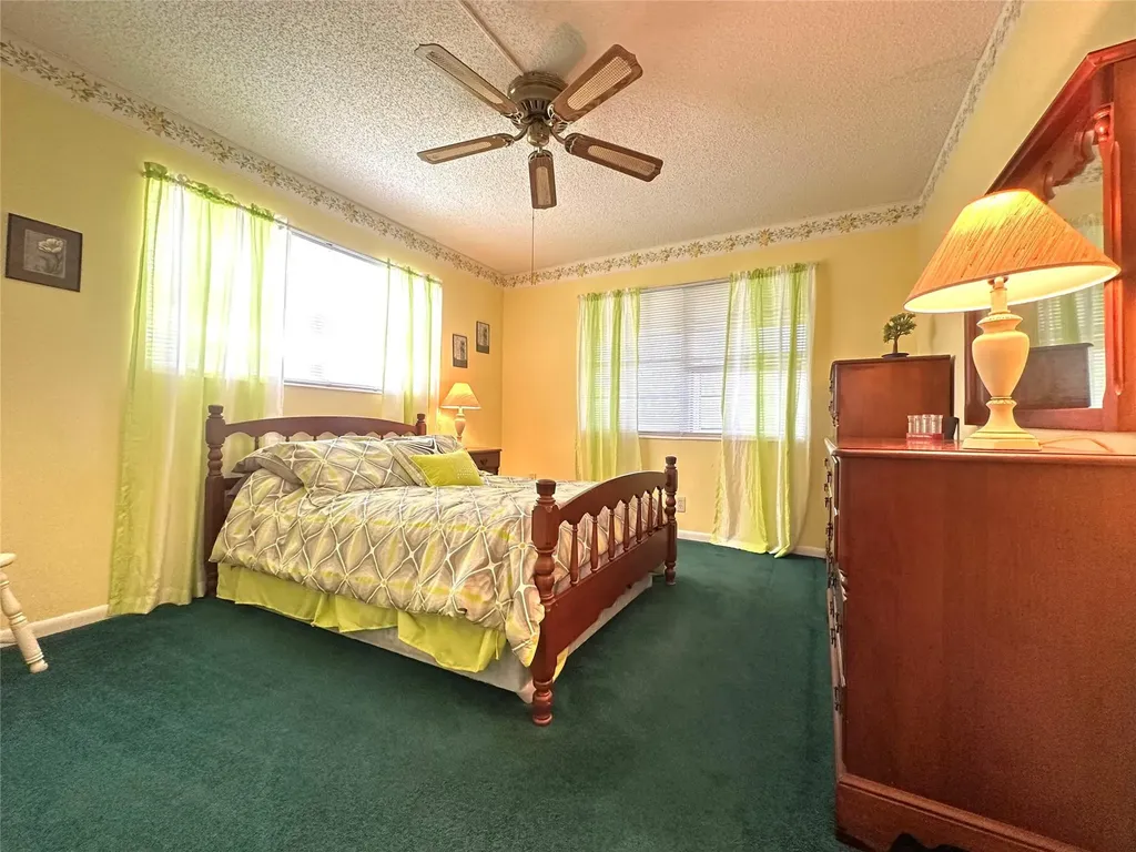 84 Markham E Deerfield Beach FL 33442