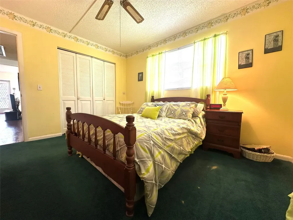 84 Markham E Deerfield Beach FL 33442