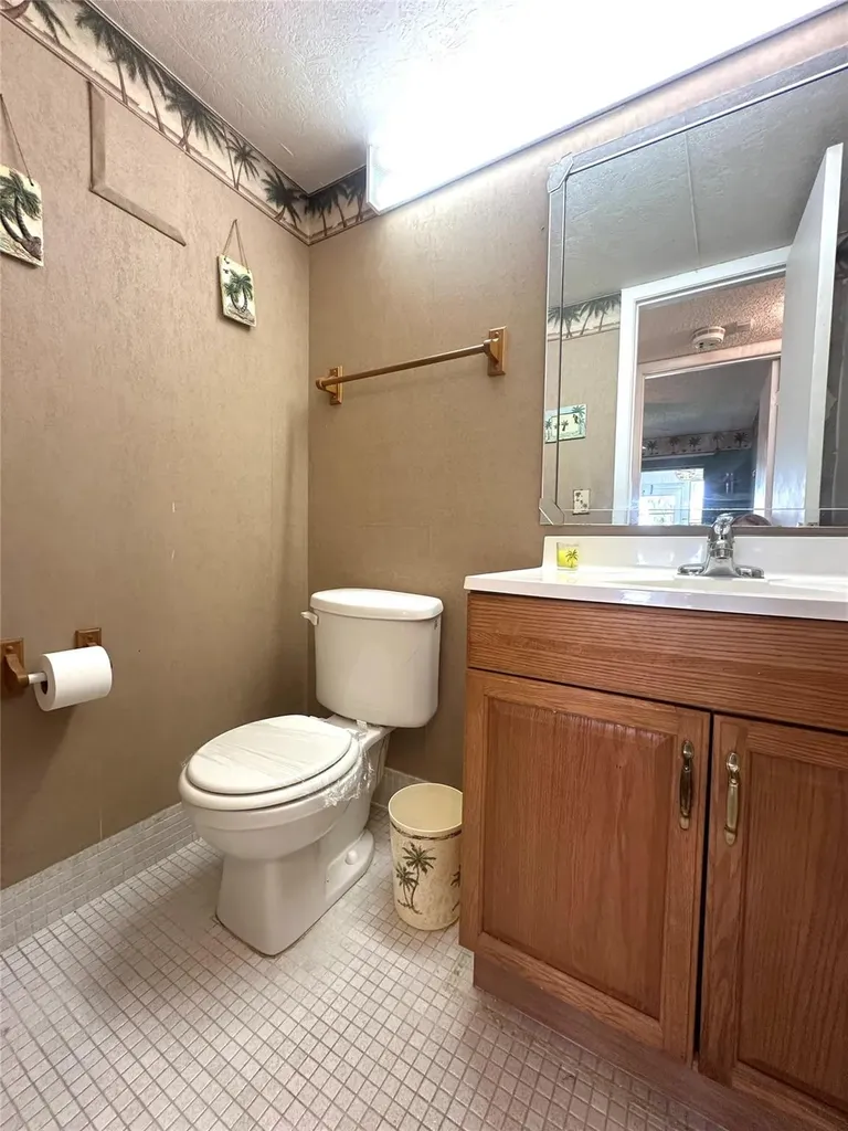 84 Markham E Deerfield Beach FL 33442