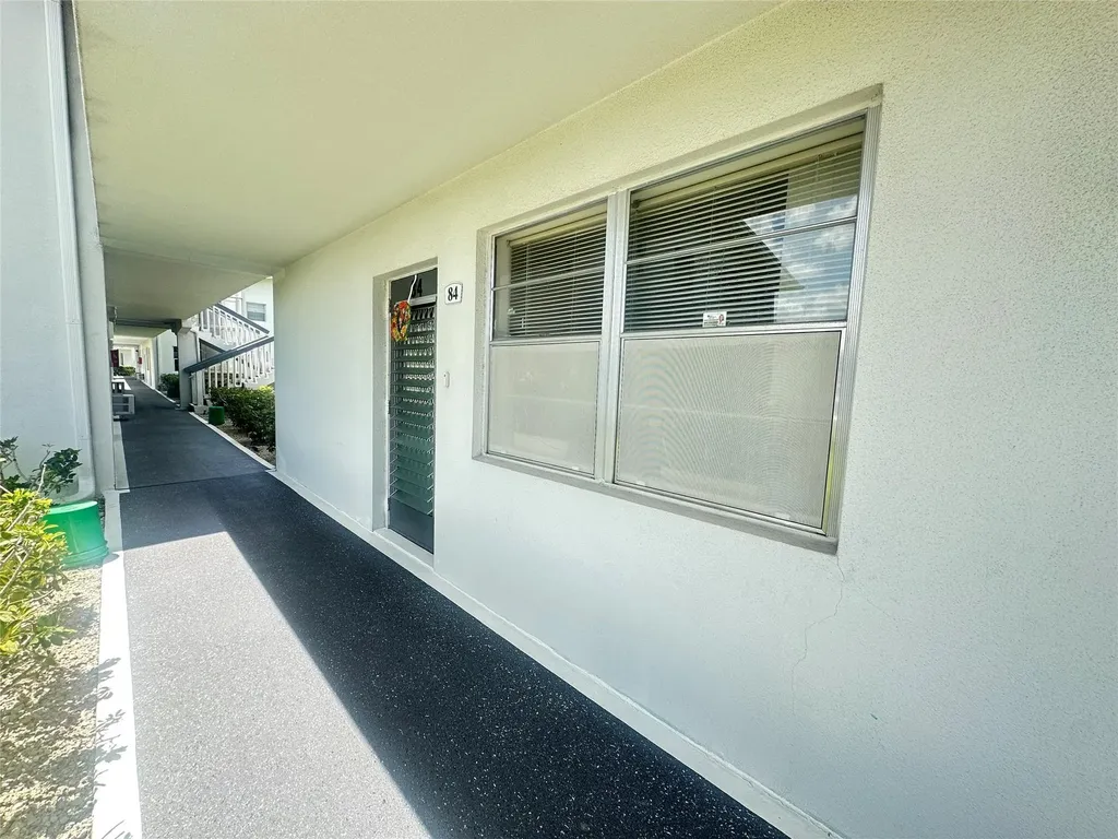 84 Markham E Deerfield Beach FL 33442