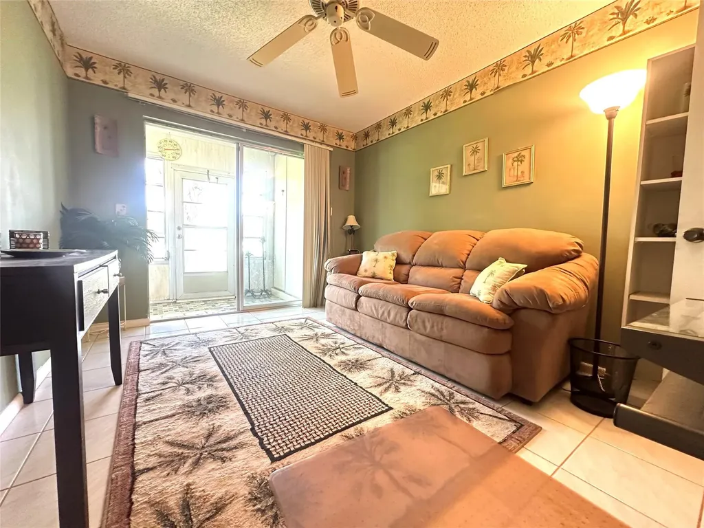 84 Markham E Deerfield Beach FL 33442