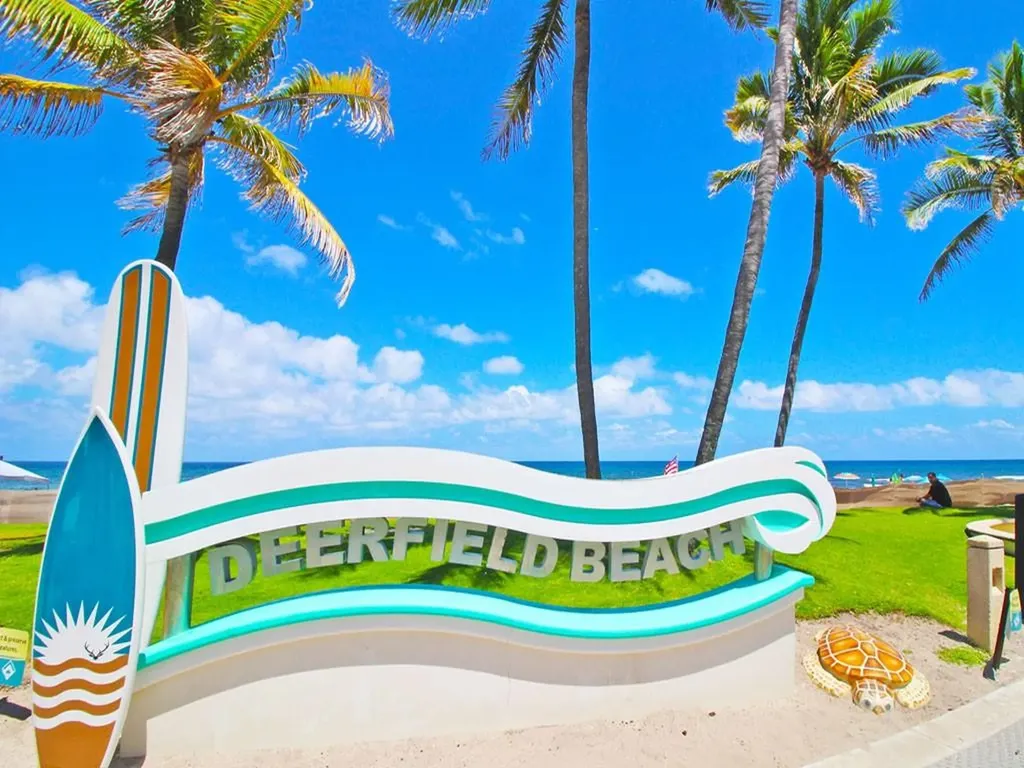 84 Markham E Deerfield Beach FL 33442