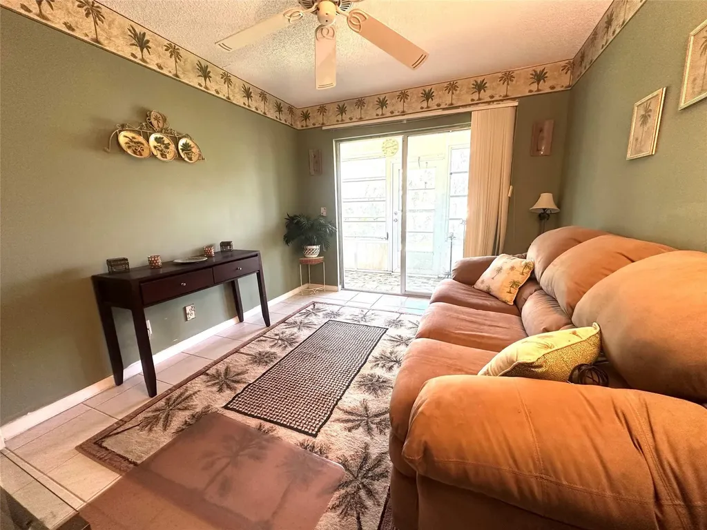 84 Markham E Deerfield Beach FL 33442