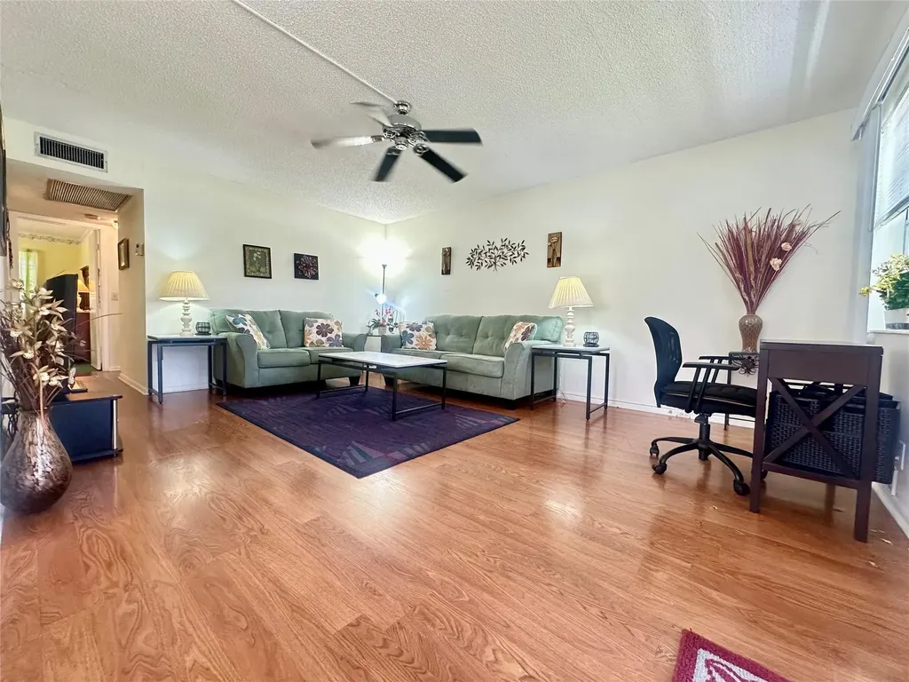 84 Markham E Deerfield Beach FL 33442