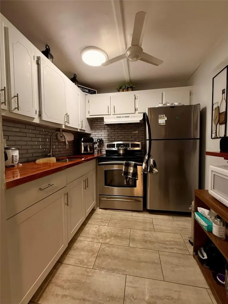 355 Oakridge T Deerfield Beach FL 33442