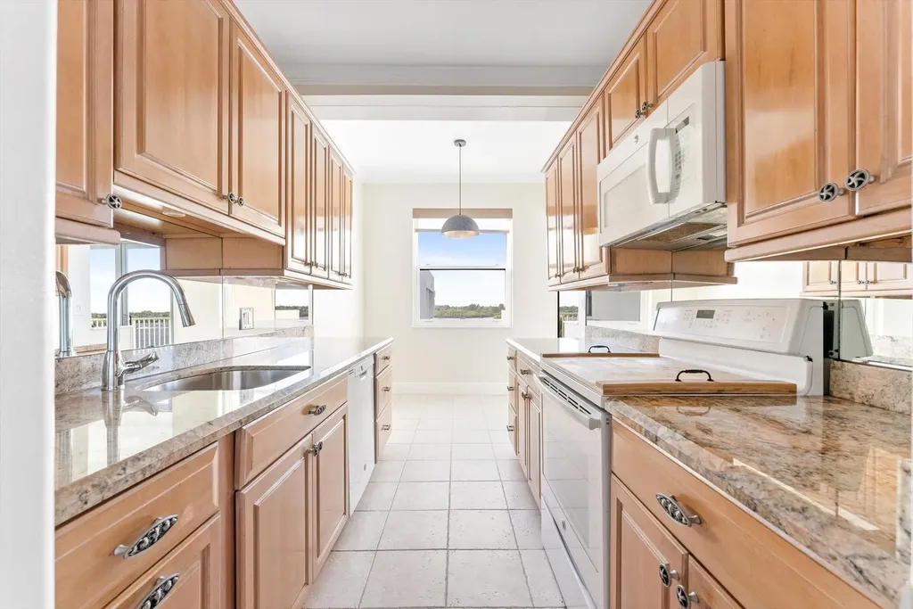 2860 S Ocean Boulevard Palm Beach FL 33480