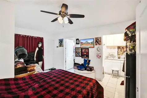 7456 W 34th Court Hialeah FL 33018