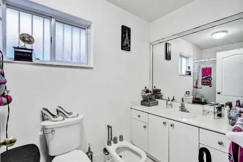 7456 W 34th Court Hialeah FL 33018