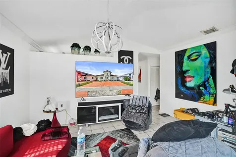 7456 W 34th Court Hialeah FL 33018