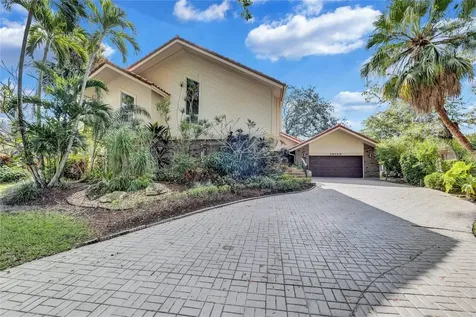 10120 Vestal Court Coral Springs FL 33071