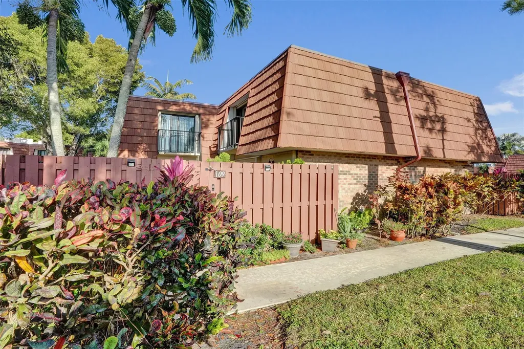 1525 Augusta Circle Delray Beach FL 33445