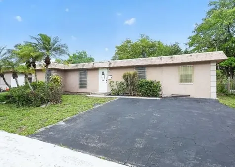 7802 NW 69th Terrace Tamarac FL 33321