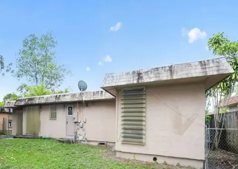 7802 NW 69th Terrace Tamarac FL 33321