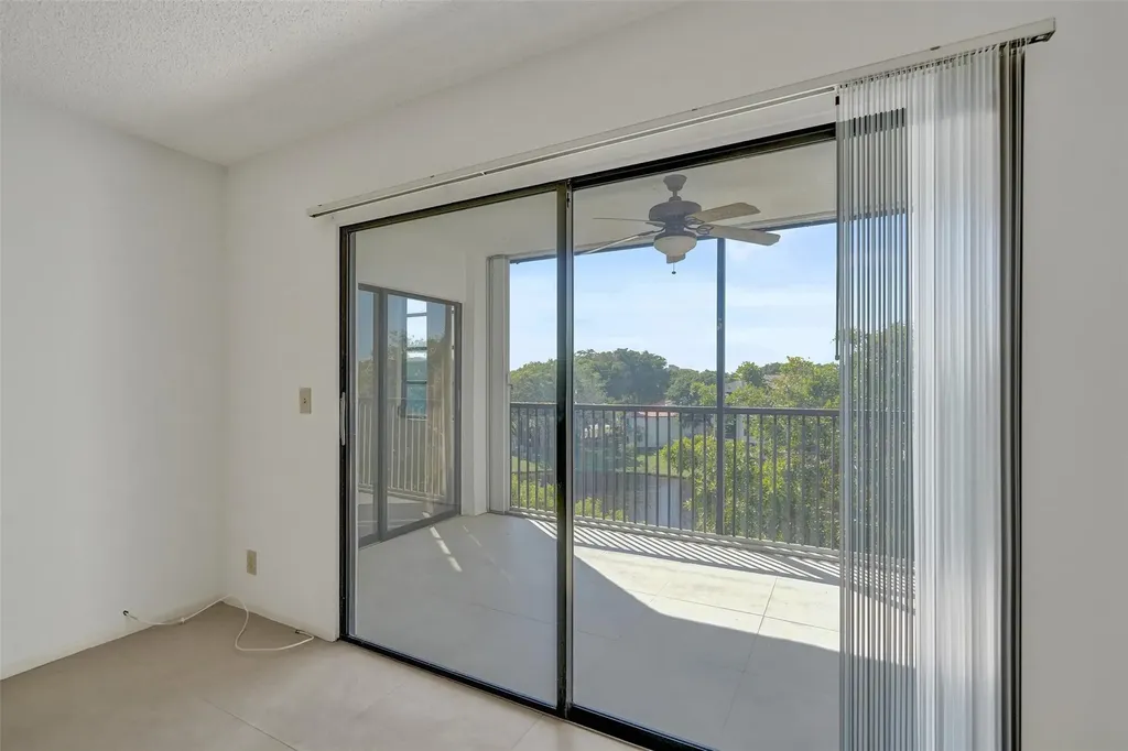 2221 Cypress Island Drive Pompano Beach FL 33069