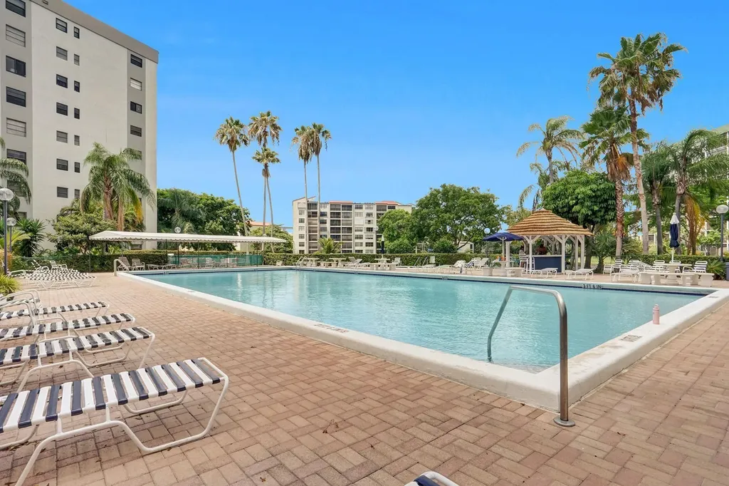 2221 Cypress Island Drive Pompano Beach FL 33069