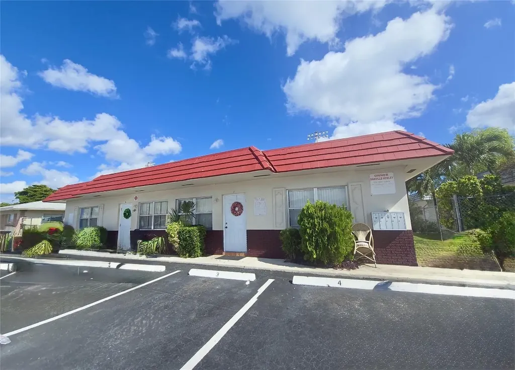 3980 NW 30th Terrace Lauderdale Lakes FL 33309