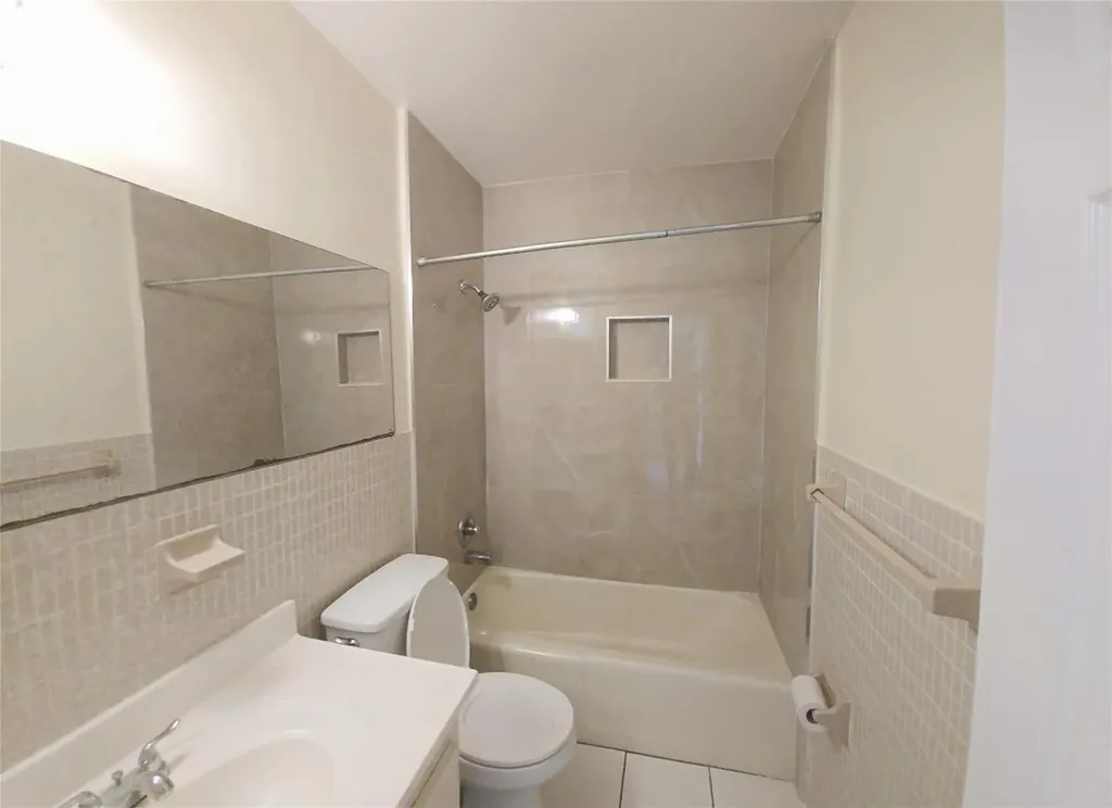 3980 NW 30th Terrace Lauderdale Lakes FL 33309
