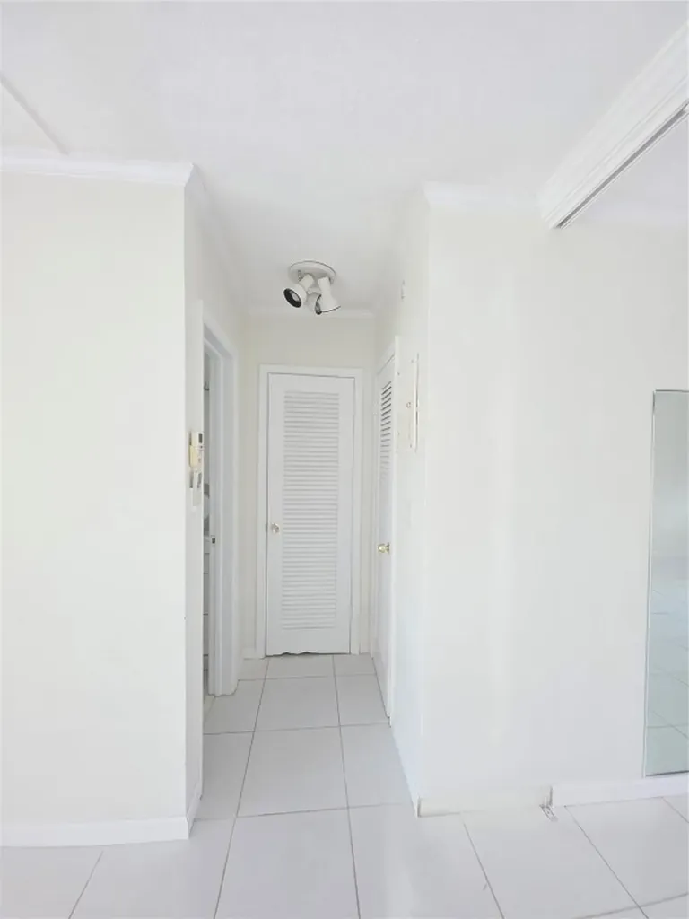 2131 NE 42nd Court Lighthouse Point FL 33064