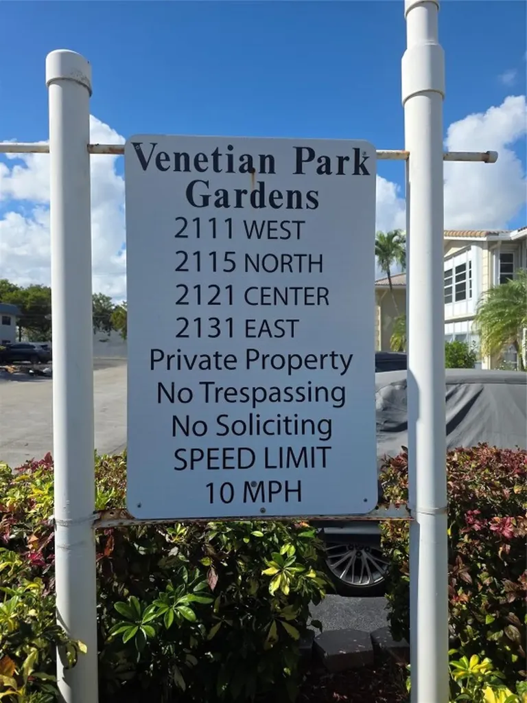 2131 NE 42nd Court Lighthouse Point FL 33064