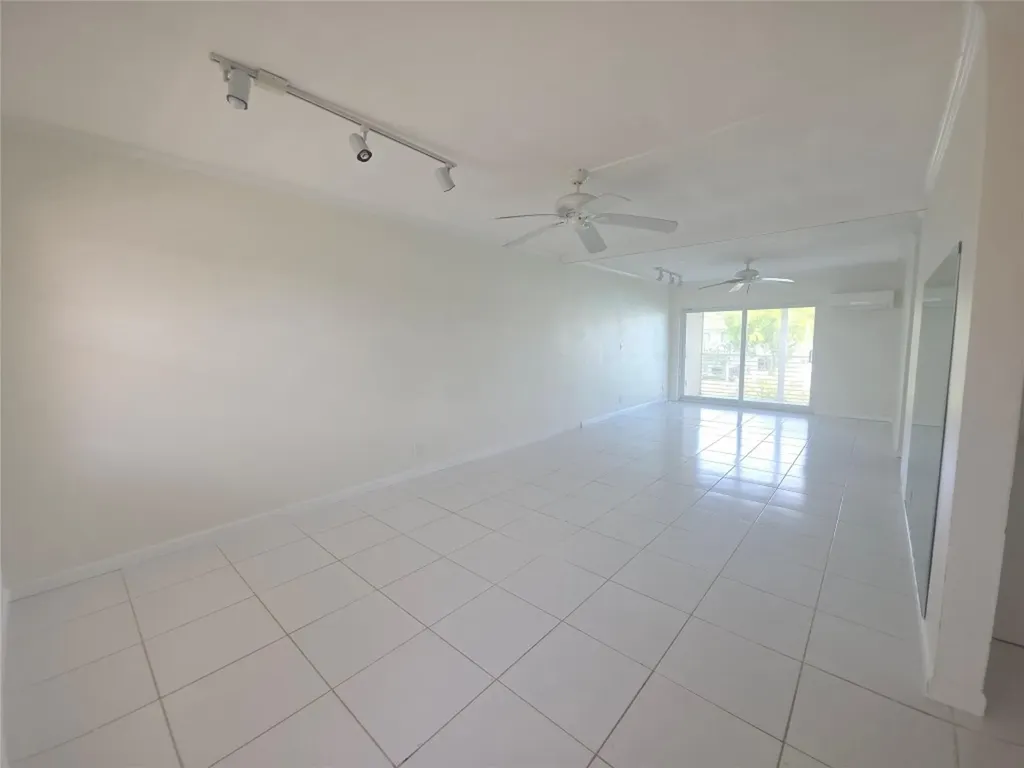2131 NE 42nd Court Lighthouse Point FL 33064