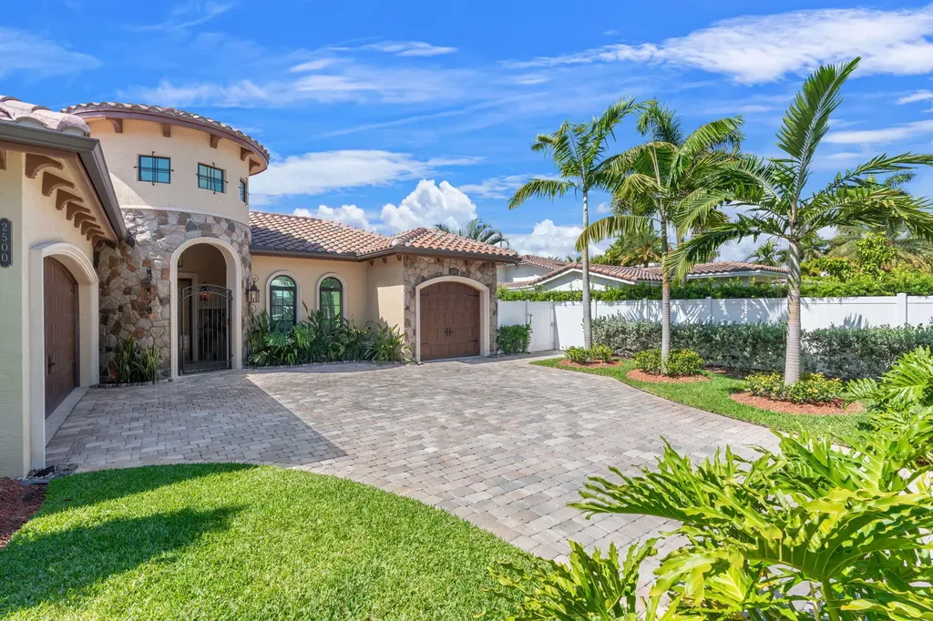 2500 NE 14th Street Fort Lauderdale FL 33304