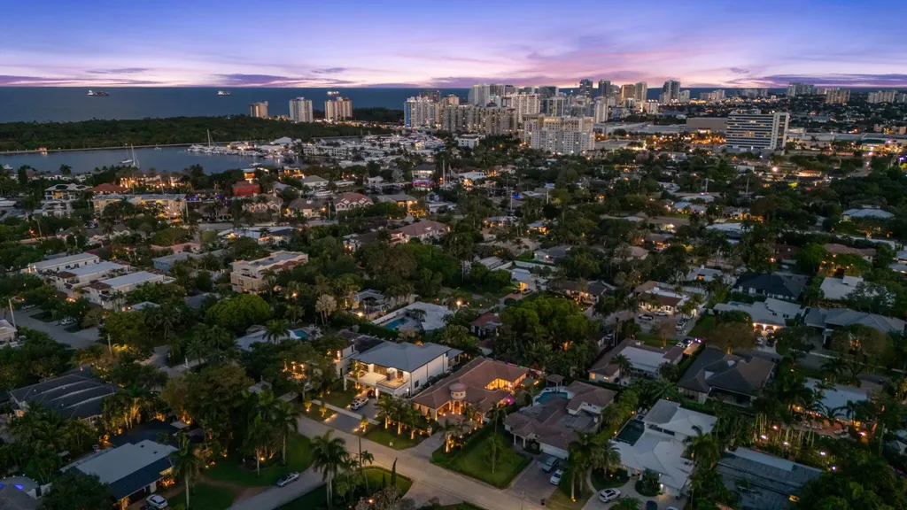 2500 NE 14th Street Fort Lauderdale FL 33304
