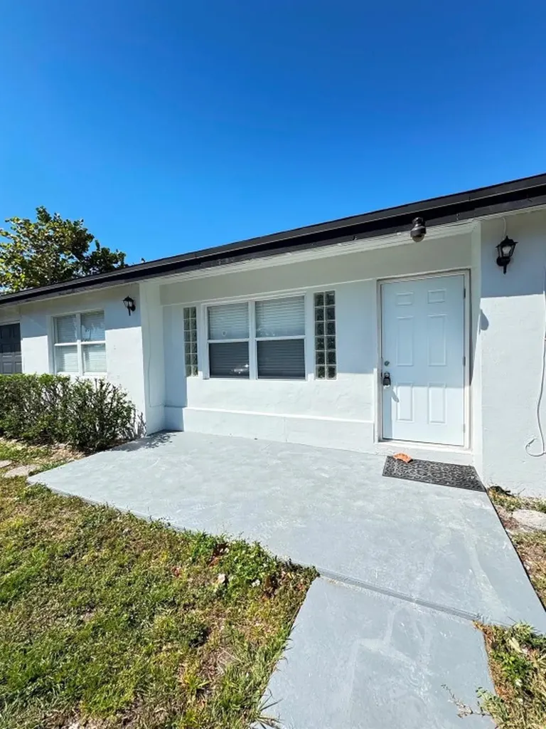 3829 Ocala Road Lake Worth FL 33462