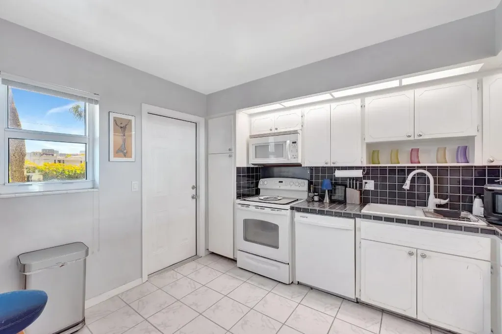 3111 NE 51st Street Fort Lauderdale FL 33308