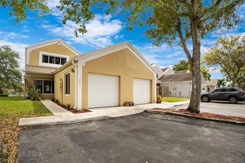 1395 NW 122nd Terrace Pembroke Pines FL 33026