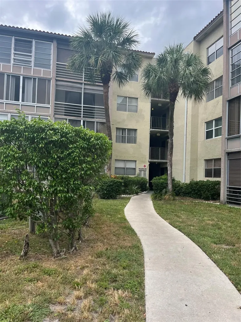 1800 SW 81 Ave N 81 Ave Lauderdale Avenue North Lauderdale FL 33068